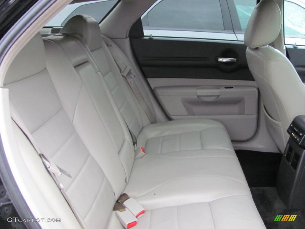 Dark Slate Gray/Light Graystone Interior 2007 Dodge Magnum R/T Photo #48056210