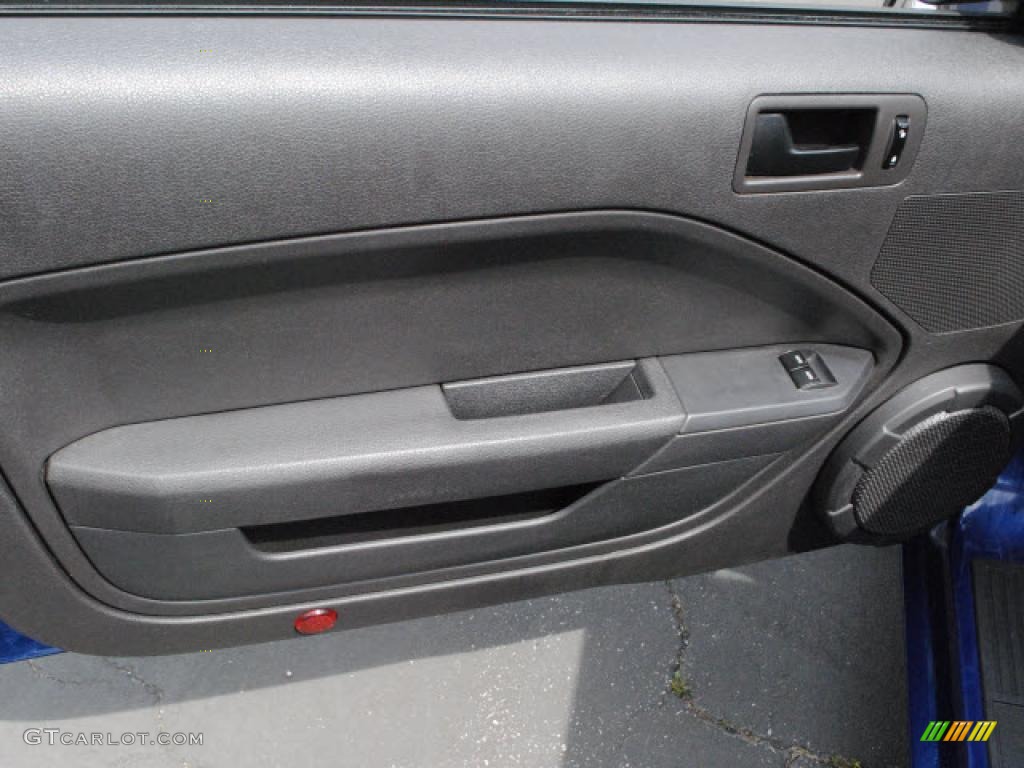 2006 Ford Mustang GT Premium Coupe Black Door Panel Photo #48056285