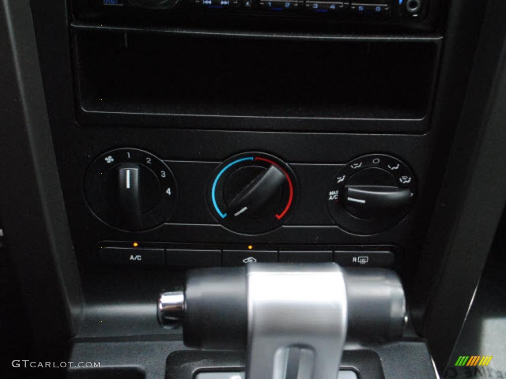 2006 Ford Mustang GT Premium Coupe Controls Photo #48056480