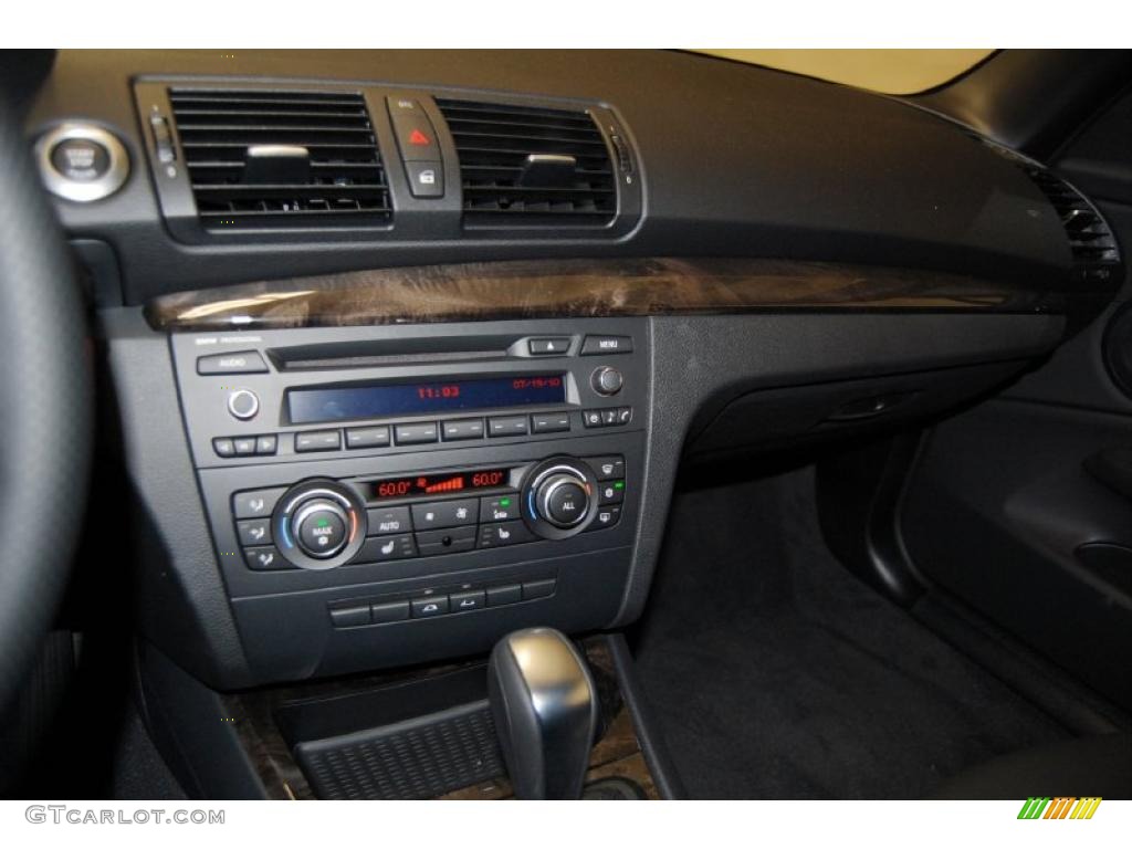 2010 BMW 1 Series 135i Convertible Controls Photo #48057143