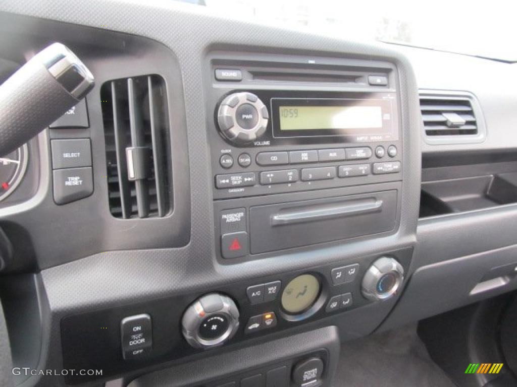 2009 Honda Ridgeline RT Controls Photo #48058076
