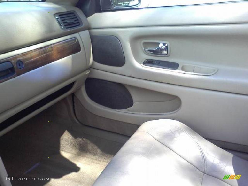2002 C70 LT Convertible - White / Gray photo #11