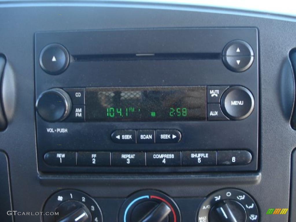 2006 Ford F550 Super Duty XL Crew Cab Dump Truck Controls Photo #48060344
