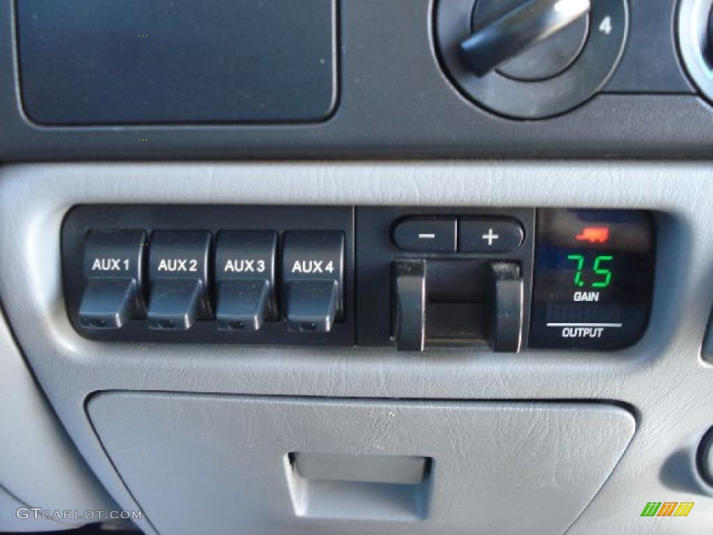 2006 Ford F550 Super Duty XL Crew Cab Dump Truck Controls Photos
