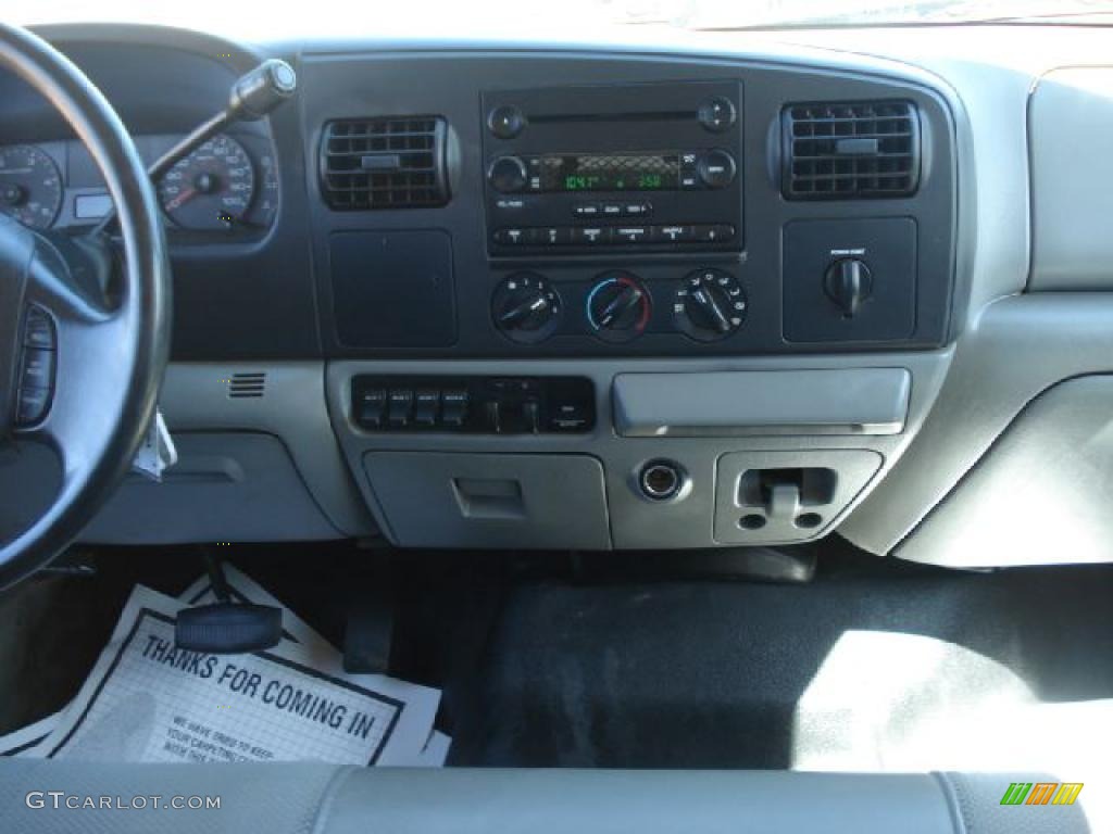 2006 Ford F550 Super Duty XL Crew Cab Dump Truck Medium Flint Dashboard Photo #48060458