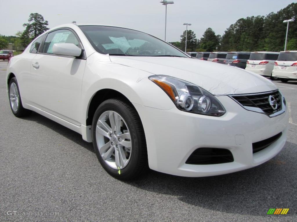2011 Nissan altima coupe white