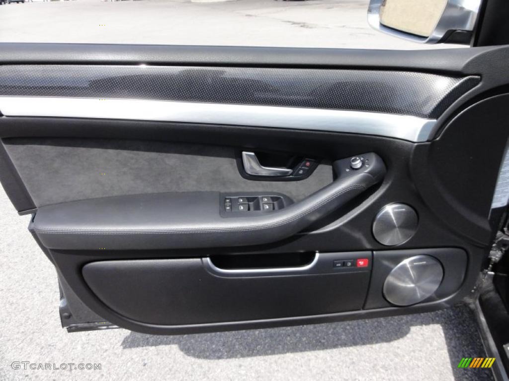 2009 Audi S8 5.2 quattro Door Panel Photos