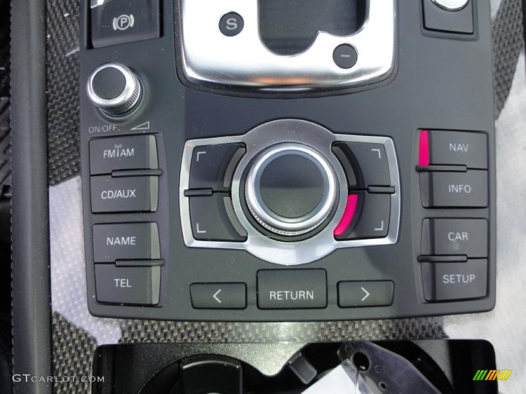 2009 Audi S8 5.2 quattro Controls Photo #48068225