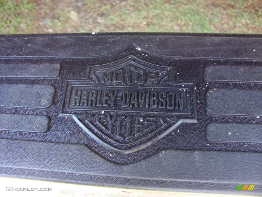 2004 Ford F250 Super Duty Harley Davidson Crew Cab 4x4 Marks and Logos Photo #48069635