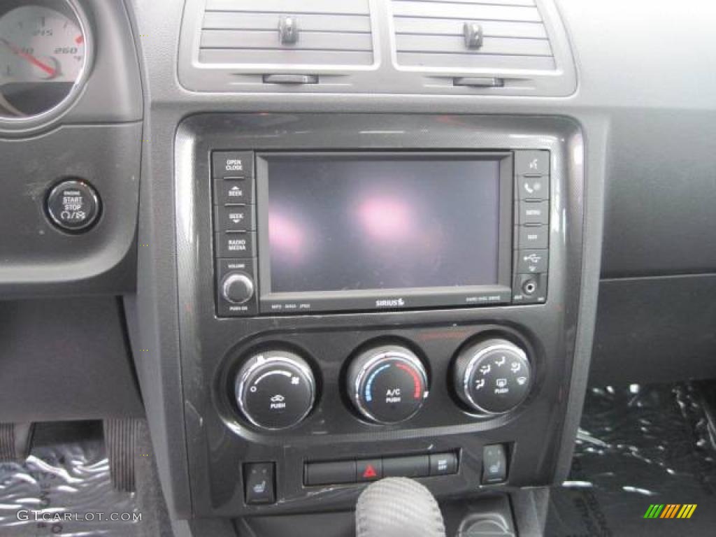 2010 Dodge Challenger SRT8 Controls Photo #48070700