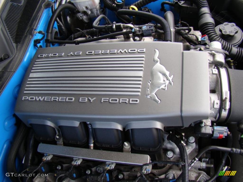 2010 Ford Mustang GT Coupe 4.6 Liter SOHC 24-Valve VVT V8 Engine Photo #48071987