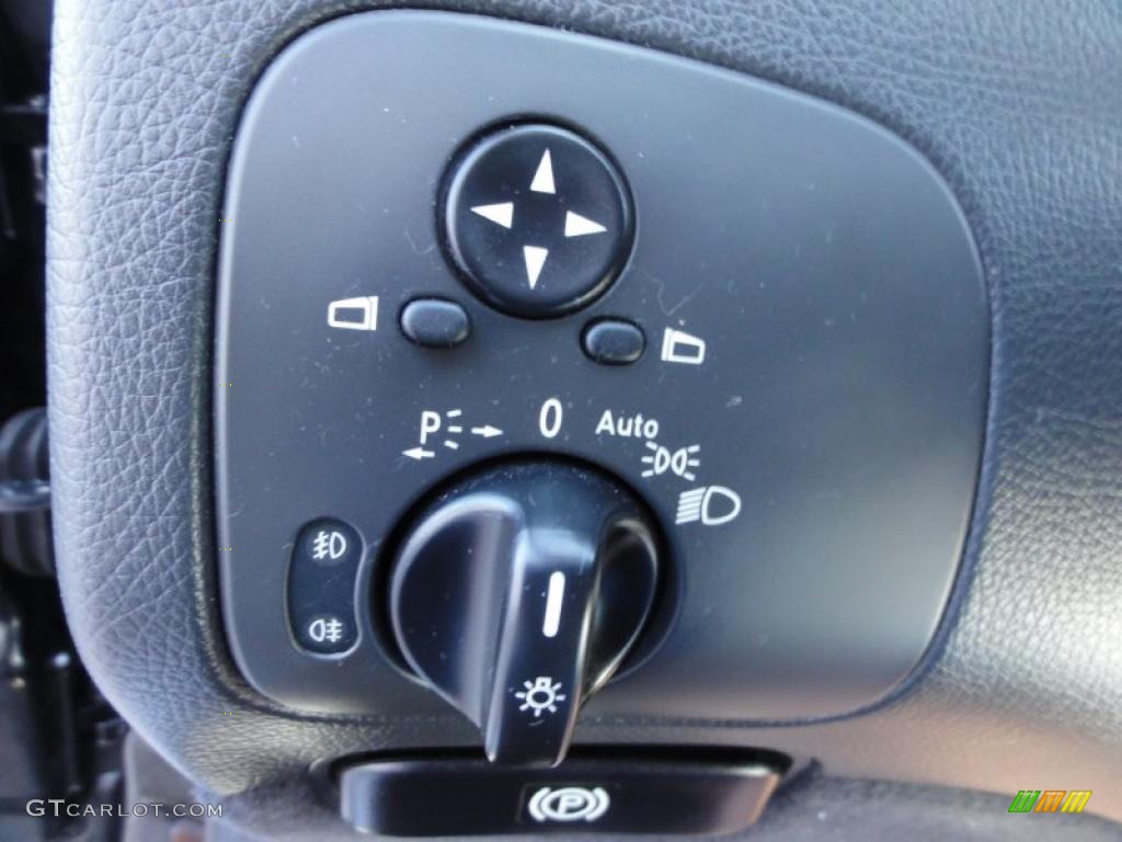 2003 Mercedes-Benz CLK 320 Coupe Controls Photo #48073619
