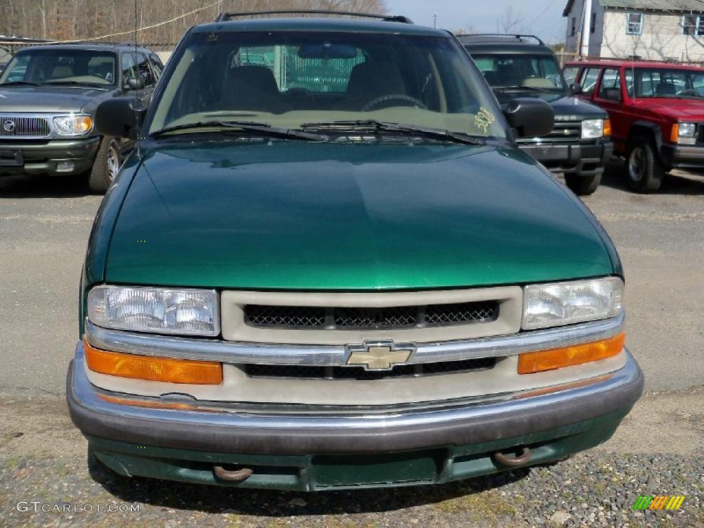 2000 Blazer LS 4x4 - Meadow Green Metallic / Medium Gray photo #1