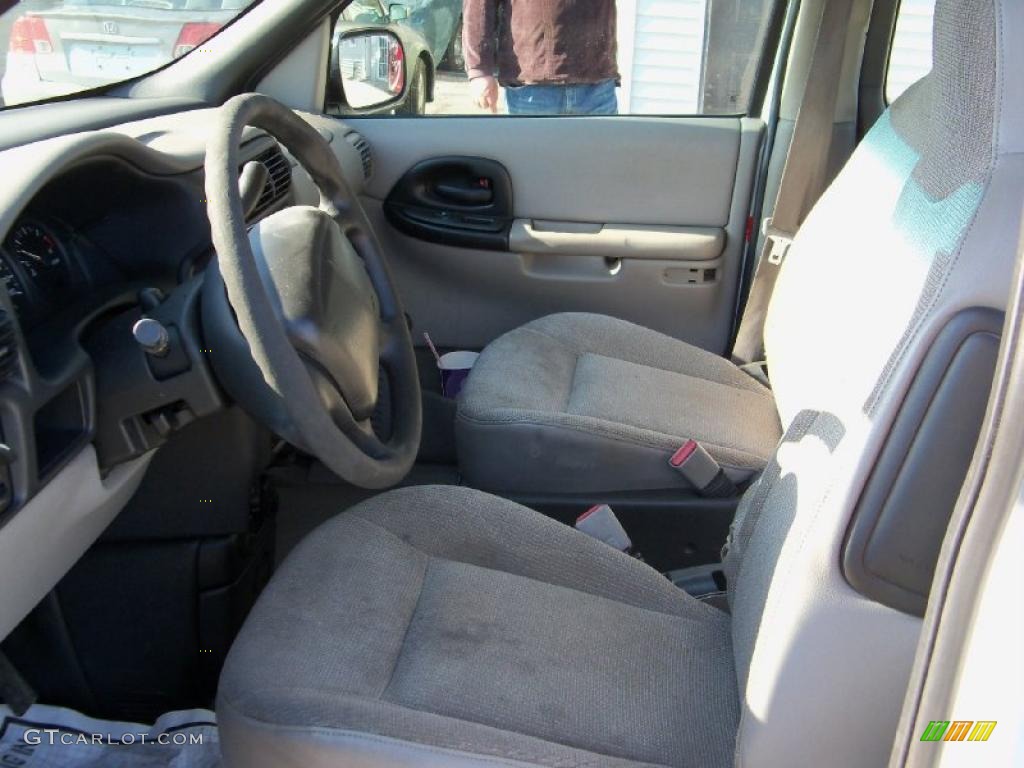 2001 Venture LS - Bright White / Neutral photo #9