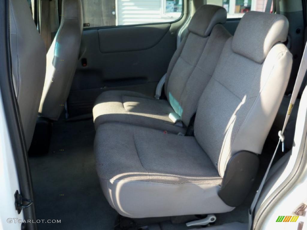 2001 Venture LS - Bright White / Neutral photo #10
