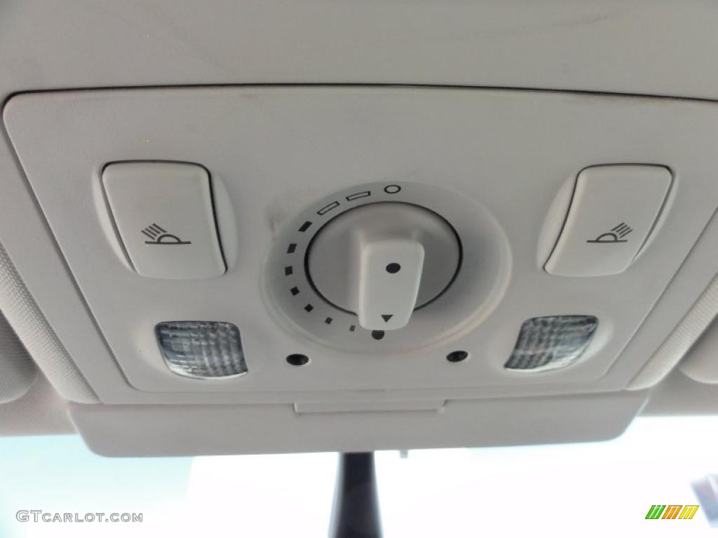 2005 Audi Allroad 2.7T quattro Controls Photo #48077241