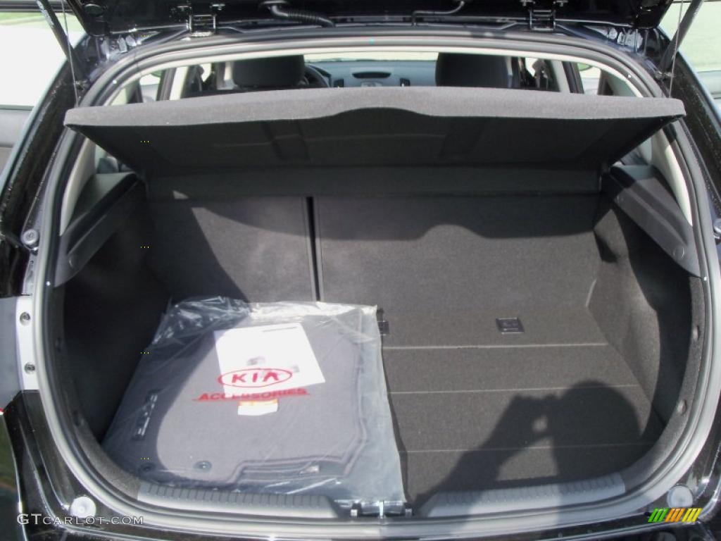 2011 Kia Forte EX 5 Door Trunk Photo #48078363
