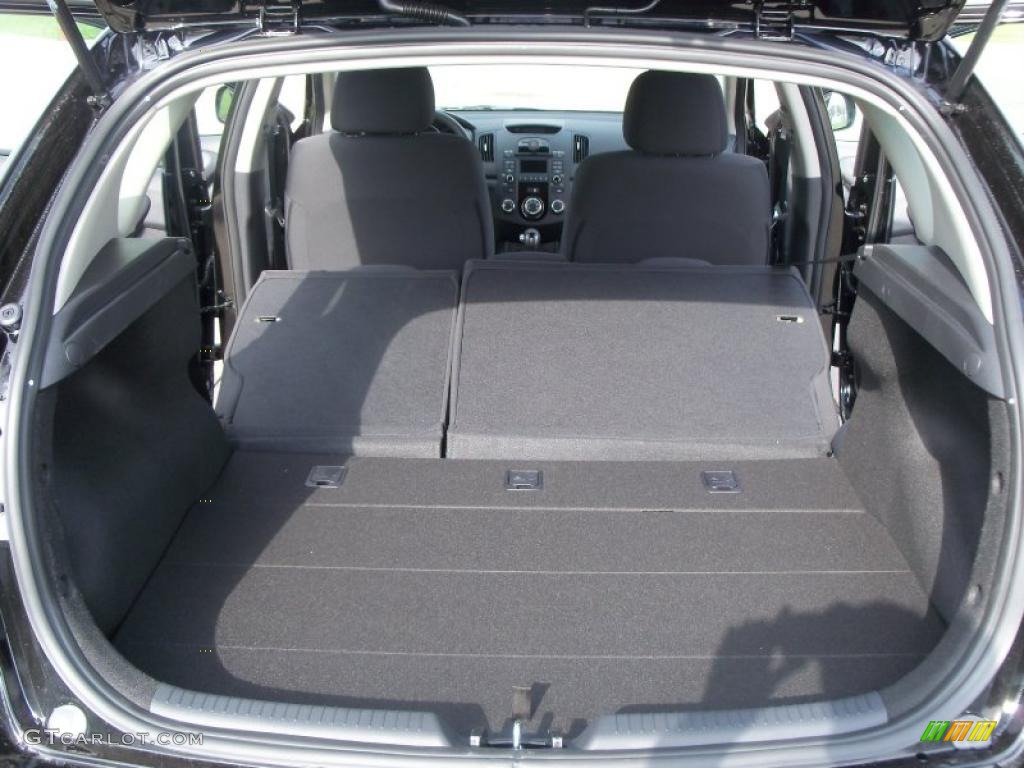 2011 Kia Forte EX 5 Door Trunk Photo #48078375