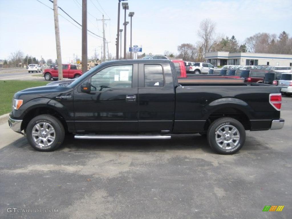 2011 F150 XLT SuperCab - Tuxedo Black Metallic / Steel Gray photo #4