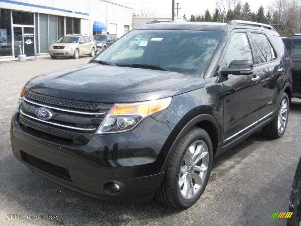 2011 Explorer XLT 4WD - Tuxedo Black Metallic / Charcoal Black photo #1