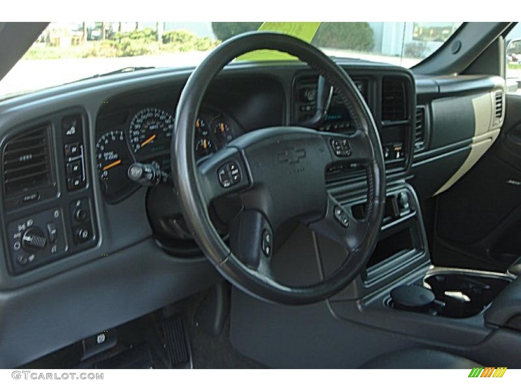 2004 Silverado 2500HD LT Extended Cab 4x4 - Black / Dark Charcoal photo #17