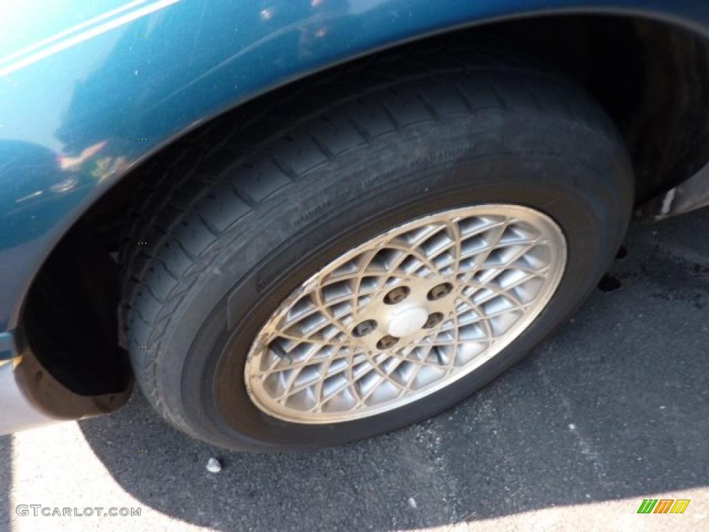 1995 Chrysler Concorde Sedan Wheel Photos