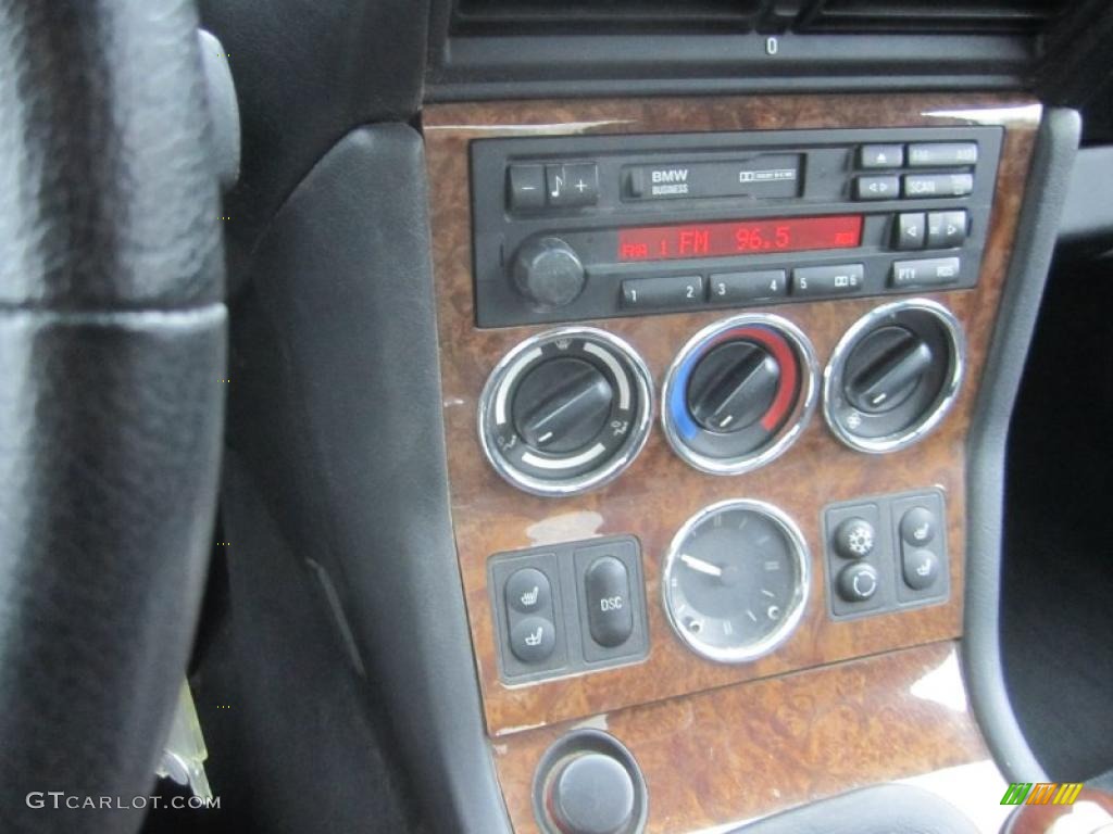 2001 BMW Z3 3.0i Roadster Controls Photo #48081228