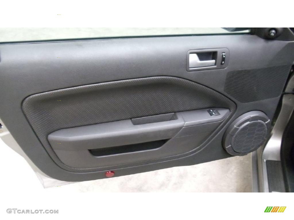 2009 Ford Mustang GT Premium Coupe Dark Charcoal Door Panel Photo #48081768