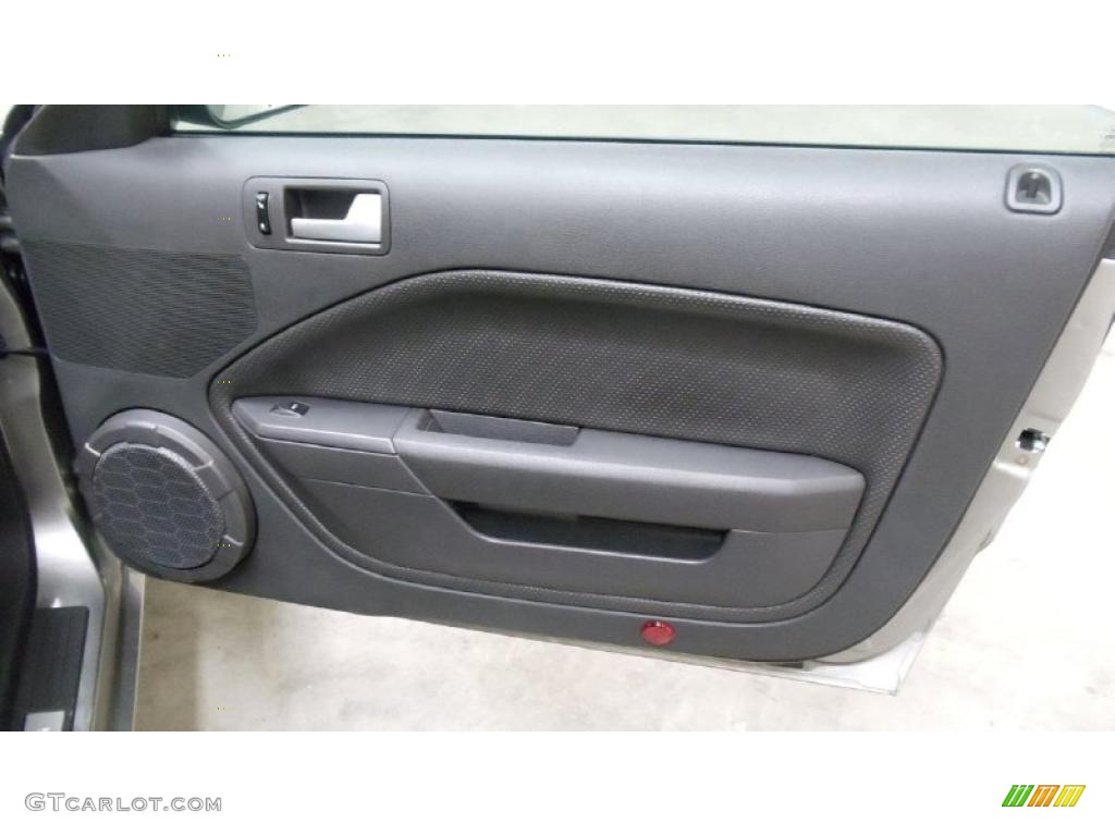 2009 Ford Mustang GT Premium Coupe Dark Charcoal Door Panel Photo #48081780