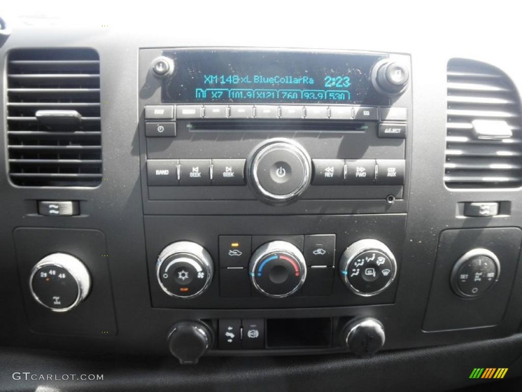 2011 GMC Sierra 3500HD SLE Crew Cab 4x4 Chassis Controls Photo #48082662