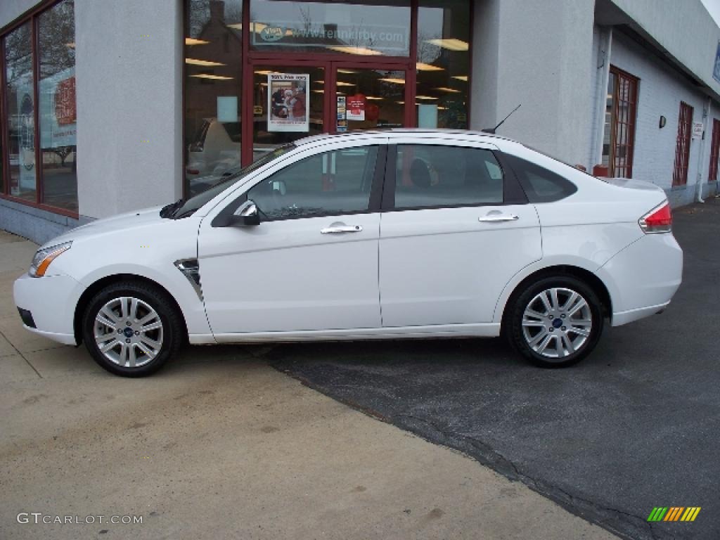 2008 Focus SE Sedan - Oxford White / Charcoal Black photo #2