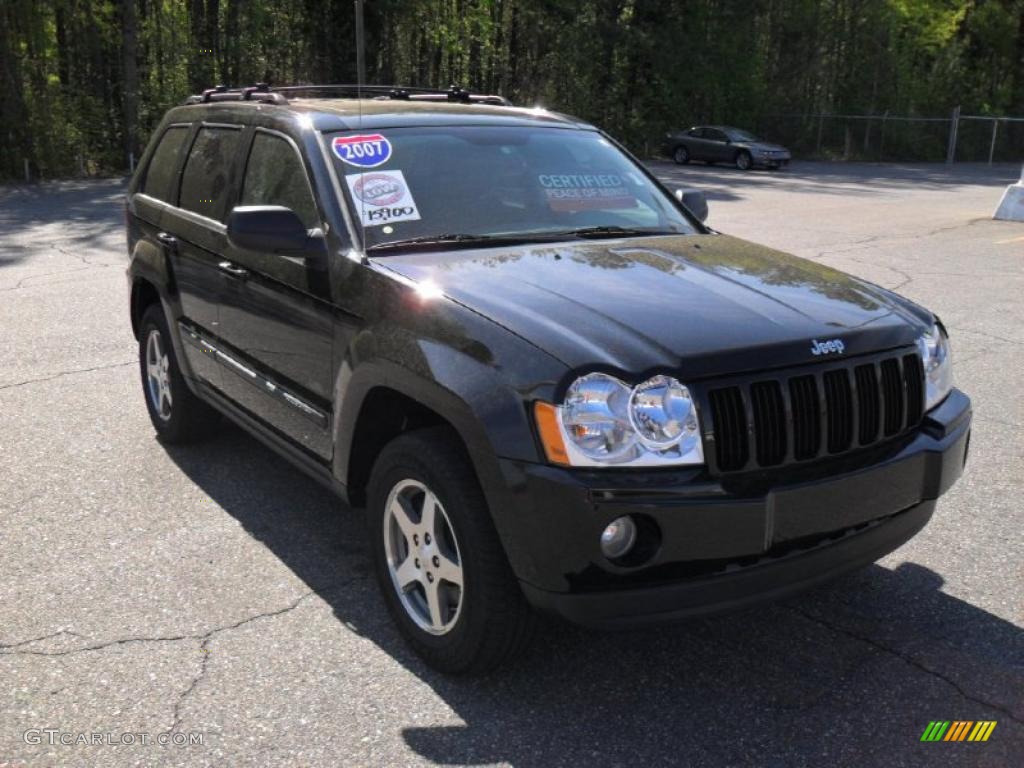 2007 Grand Cherokee Laredo - Black / Medium Slate Gray photo #5