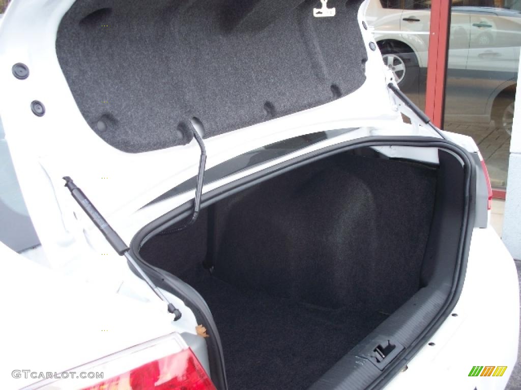 2008 Focus SE Sedan - Oxford White / Charcoal Black photo #18