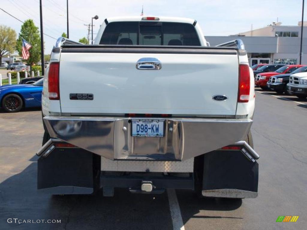 2008 F650 Super Duty XLT Crew Cab - Oxford White / Medium Flint photo #6