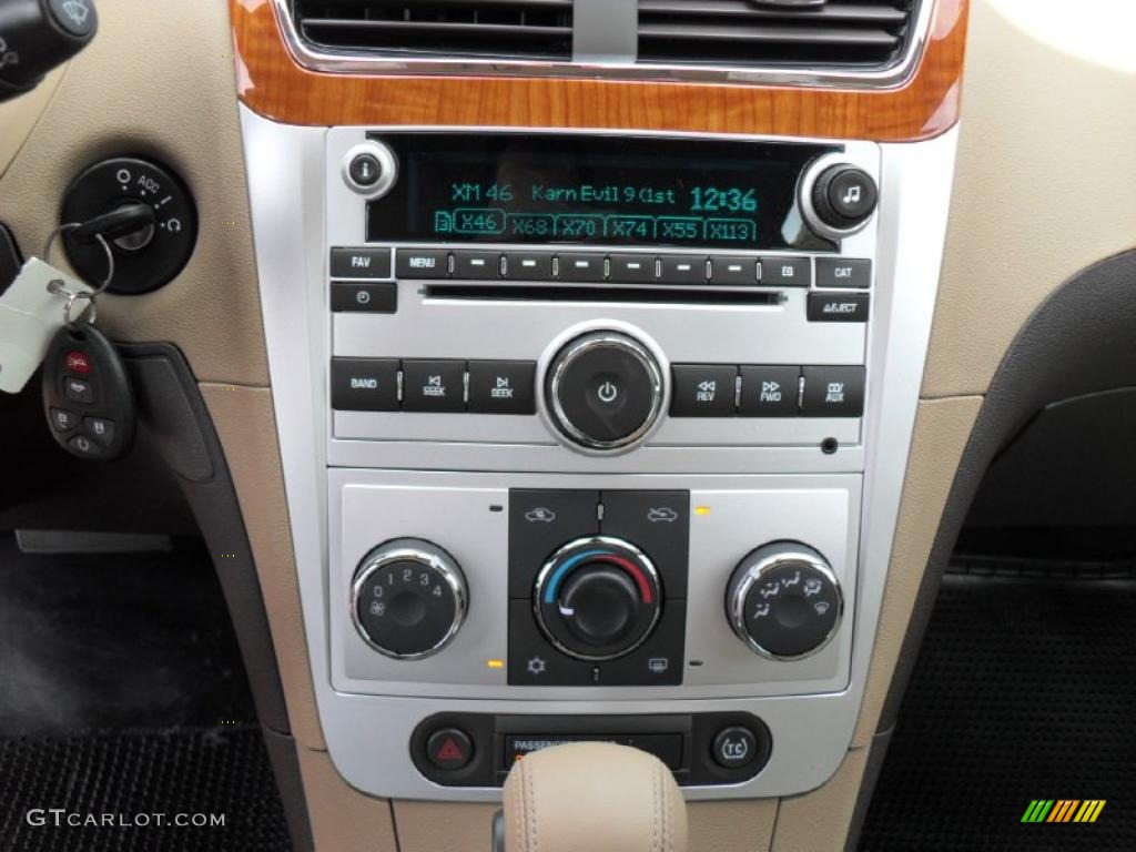 2011 Chevrolet Malibu LT Controls Photo #48084543