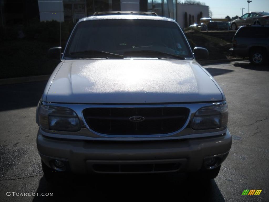 1999 Explorer Eddie Bauer 4x4 - Oxford White / Medium Prairie Tan photo #10