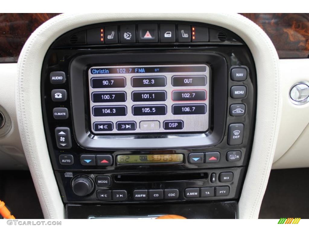 2006 Jaguar XJ Vanden Plas Controls Photo #48087771