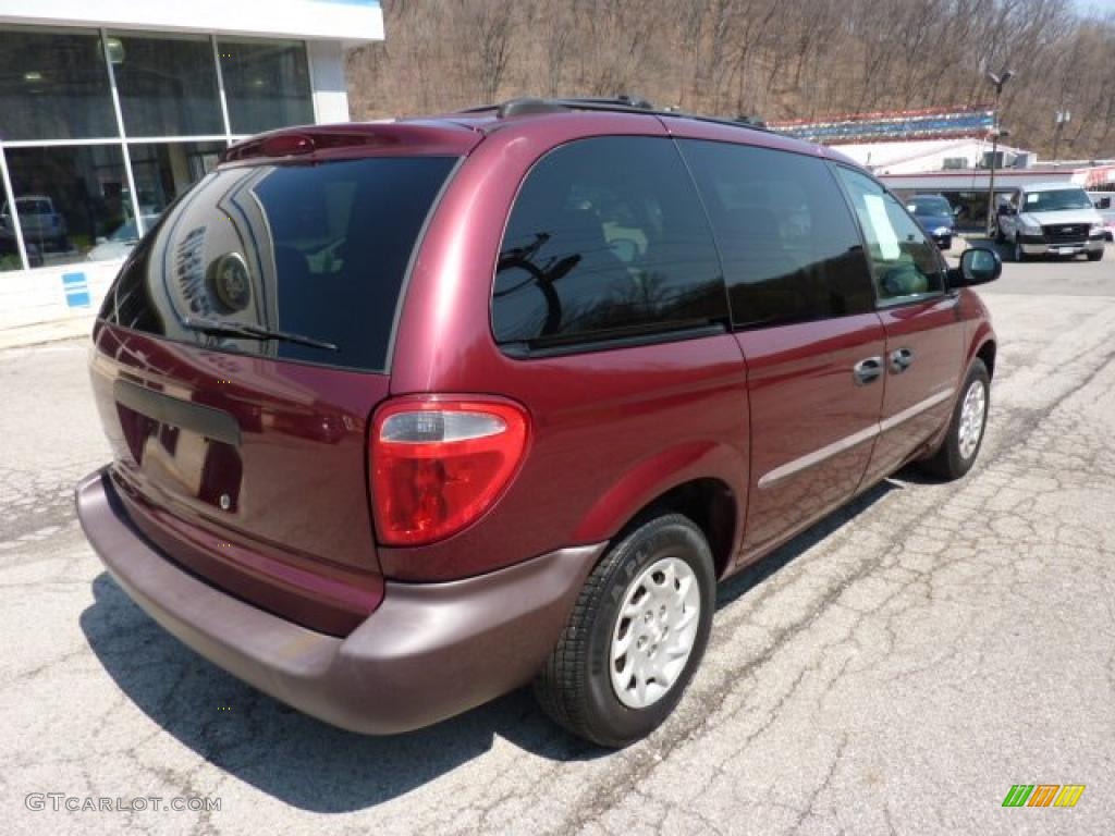 2001 Voyager  - Dark Garnet Red Metallic / Sandstone photo #2