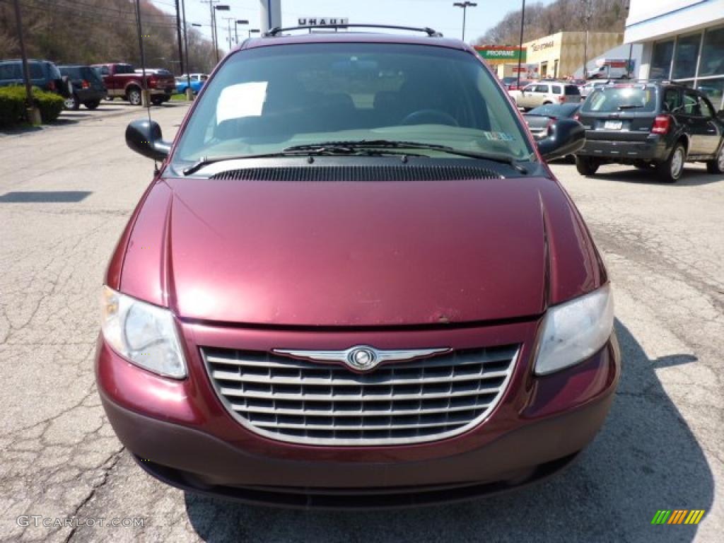 Dark Garnet Red Metallic 2001 Chrysler Voyager Standard Voyager Model Exterior Photo #48088068