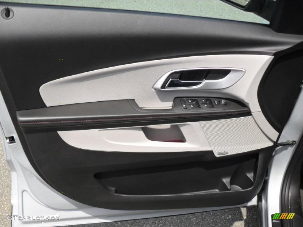 2011 Chevrolet Equinox LT AWD Light Titanium/Jet Black Door Panel Photo #48088182