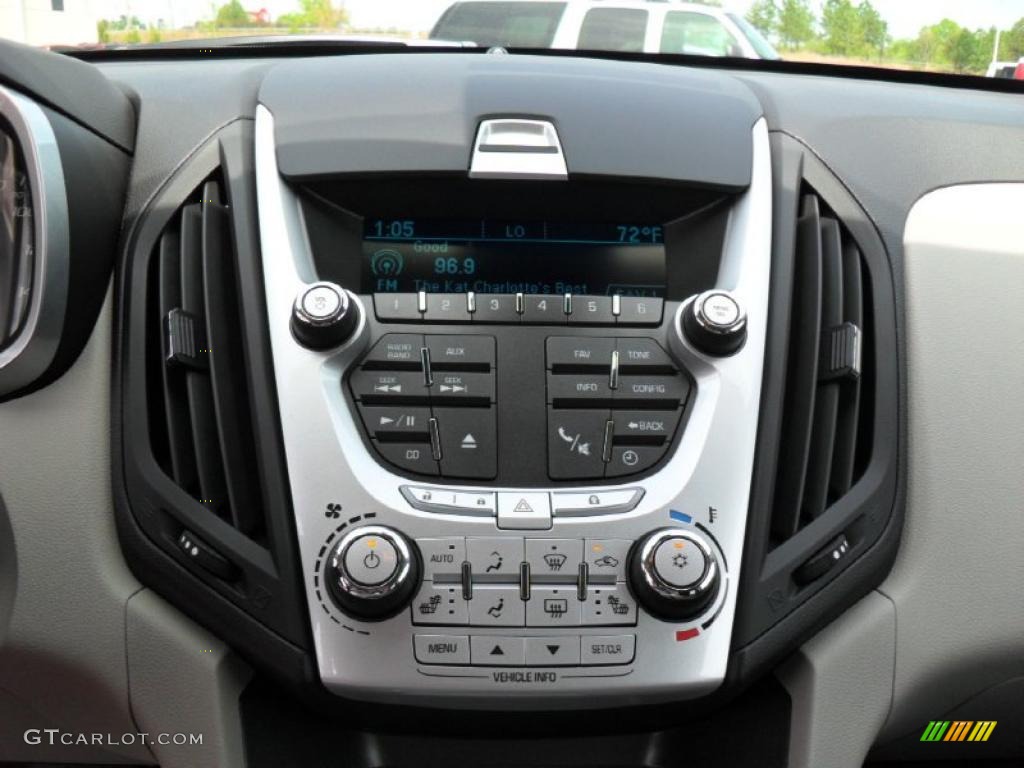 2011 Chevrolet Equinox LT AWD Controls Photo #48088203