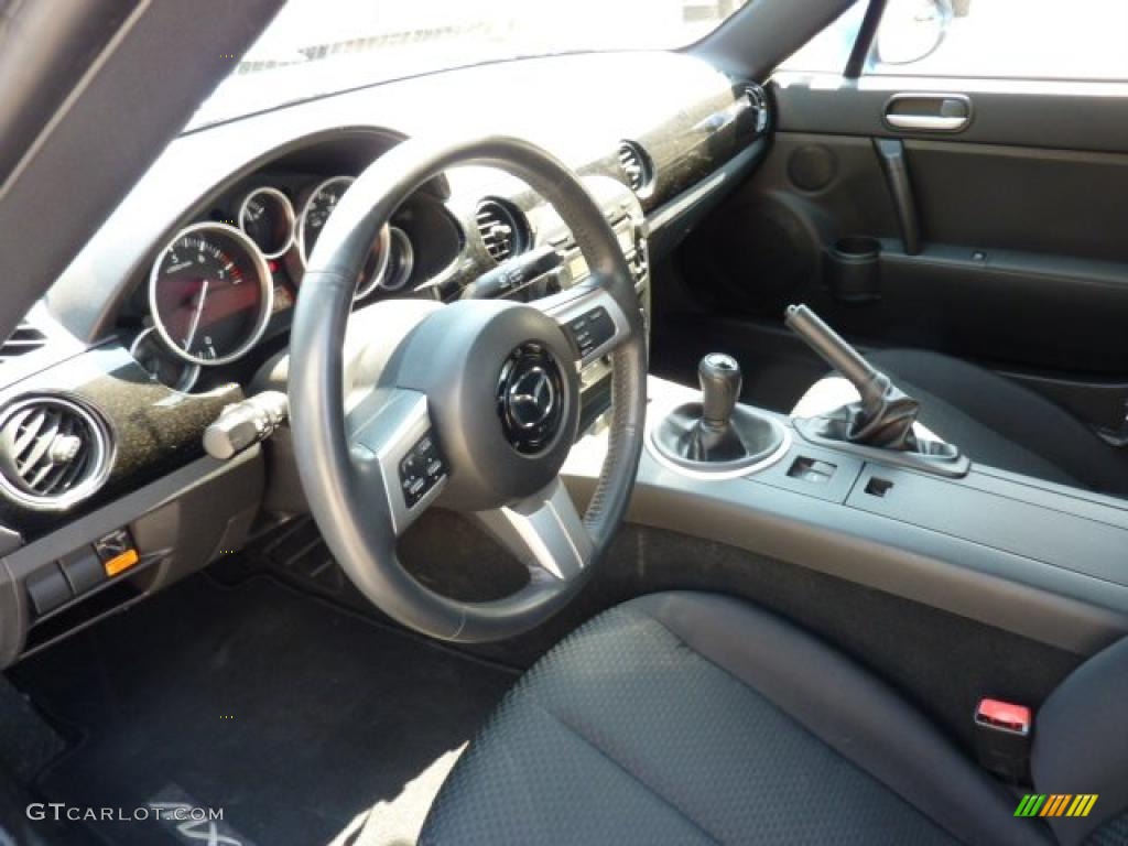 Black Interior 2006 Mazda MX-5 Miata Touring Roadster Photo #48088308