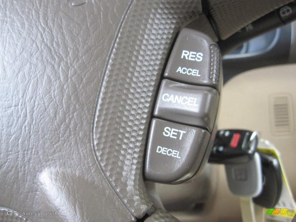 2006 Honda CR-V EX 4WD Controls Photo #48089097