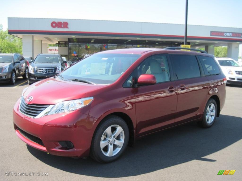 2011 Sienna LE - Salsa Red Pearl / Light Gray photo #1