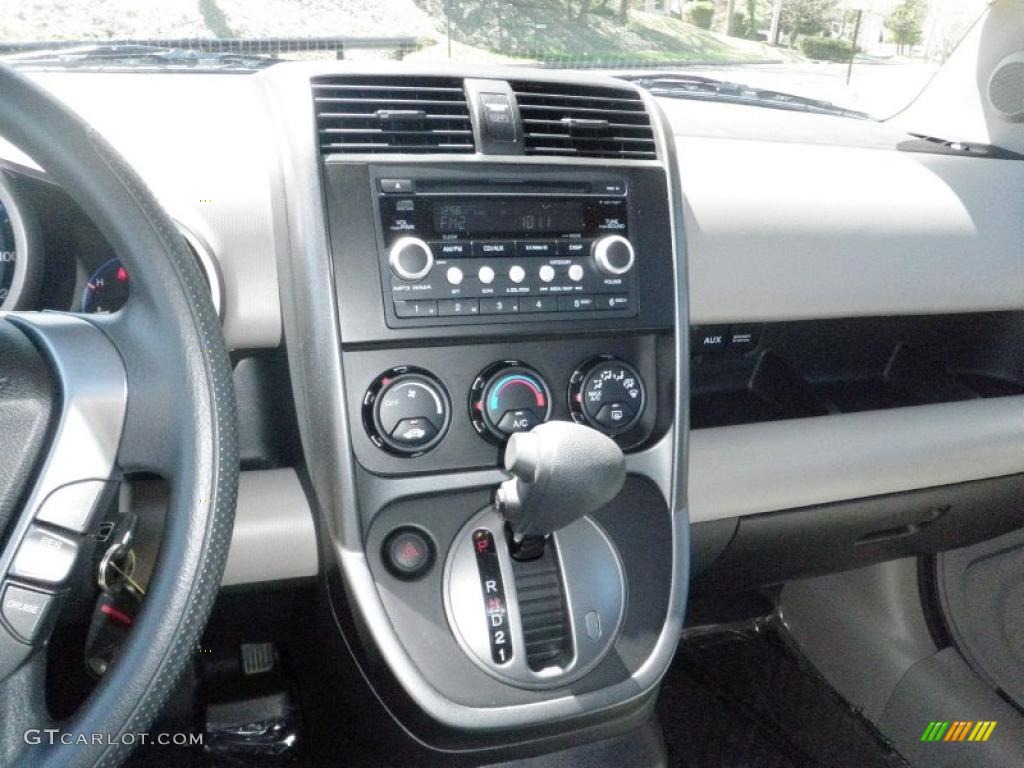 2010 Honda Element EX 4WD Controls Photo #48095343