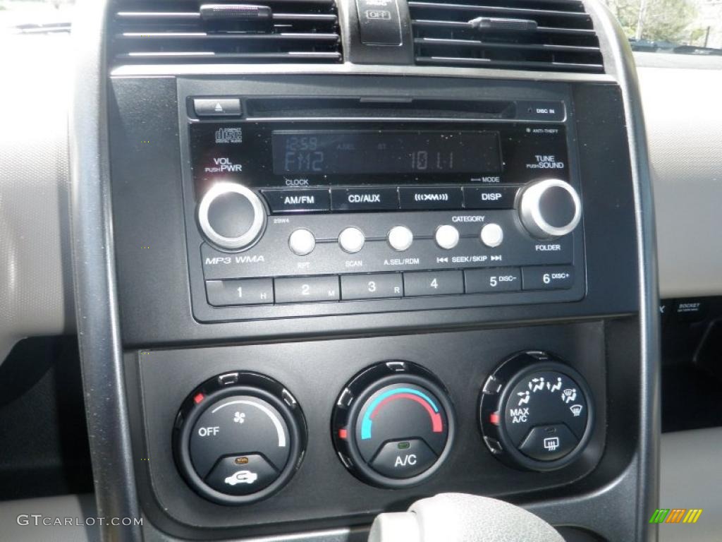 2010 Honda Element EX 4WD Controls Photo #48095418