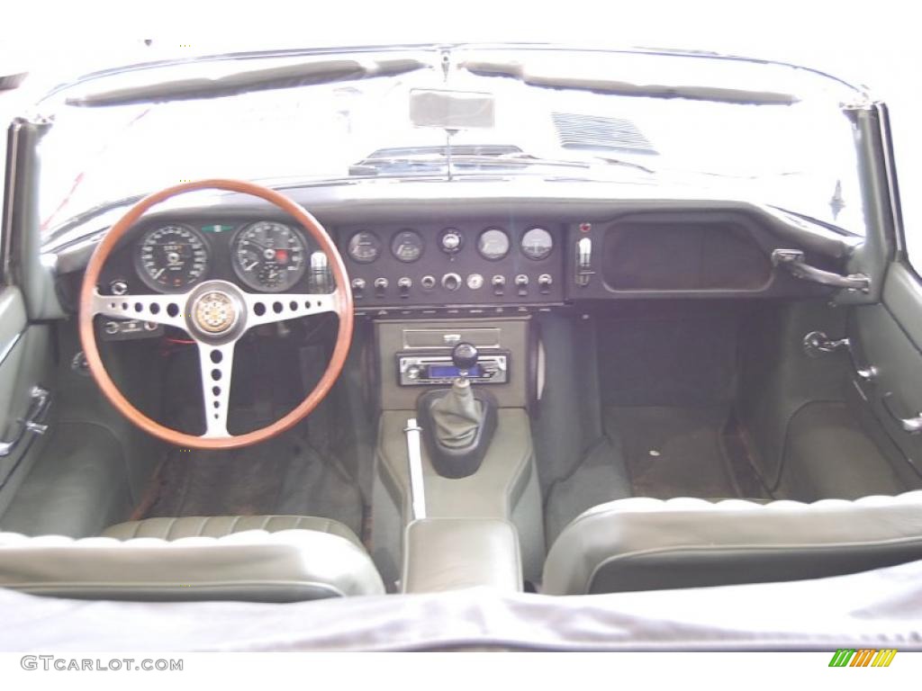 1967 Jaguar E-Type XKE 4.2 Roadster Dark Green Dashboard Photo #48096628