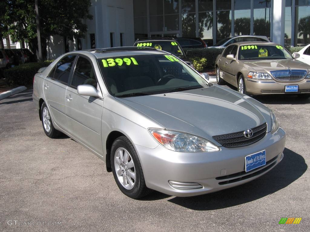 2002 Camry XLE - Desert Sand Mica / Taupe photo #1