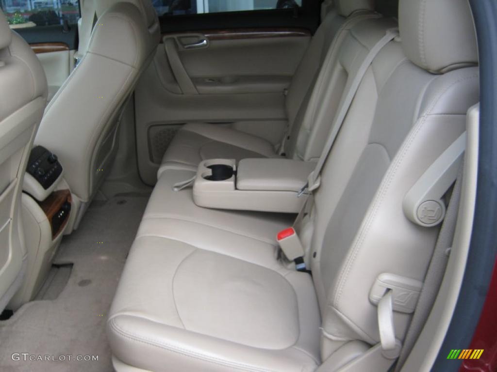 Tan Interior 2008 Saturn Outlook XR Photo #48100500