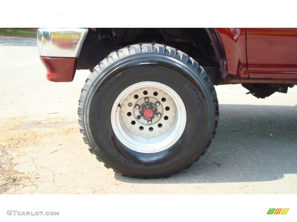 1992 Pickup Deluxe Regular Cab 4x4 - Garnet Red Pearl / Gray photo #9